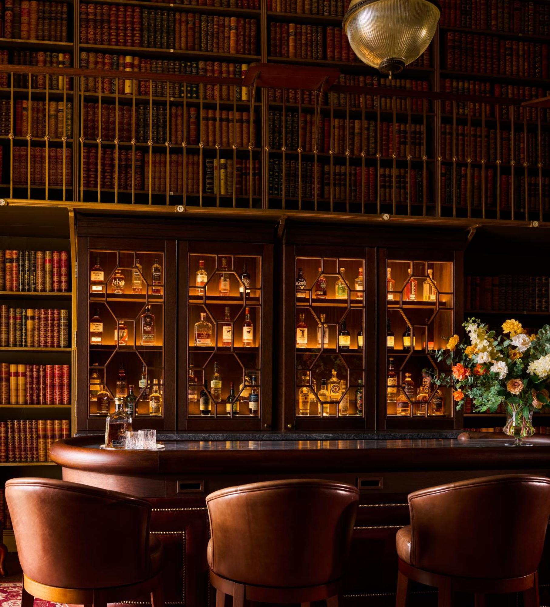 מיינות' Carton House A Fairmont Managed Hotel מראה חיצוני תמונה Library Bar