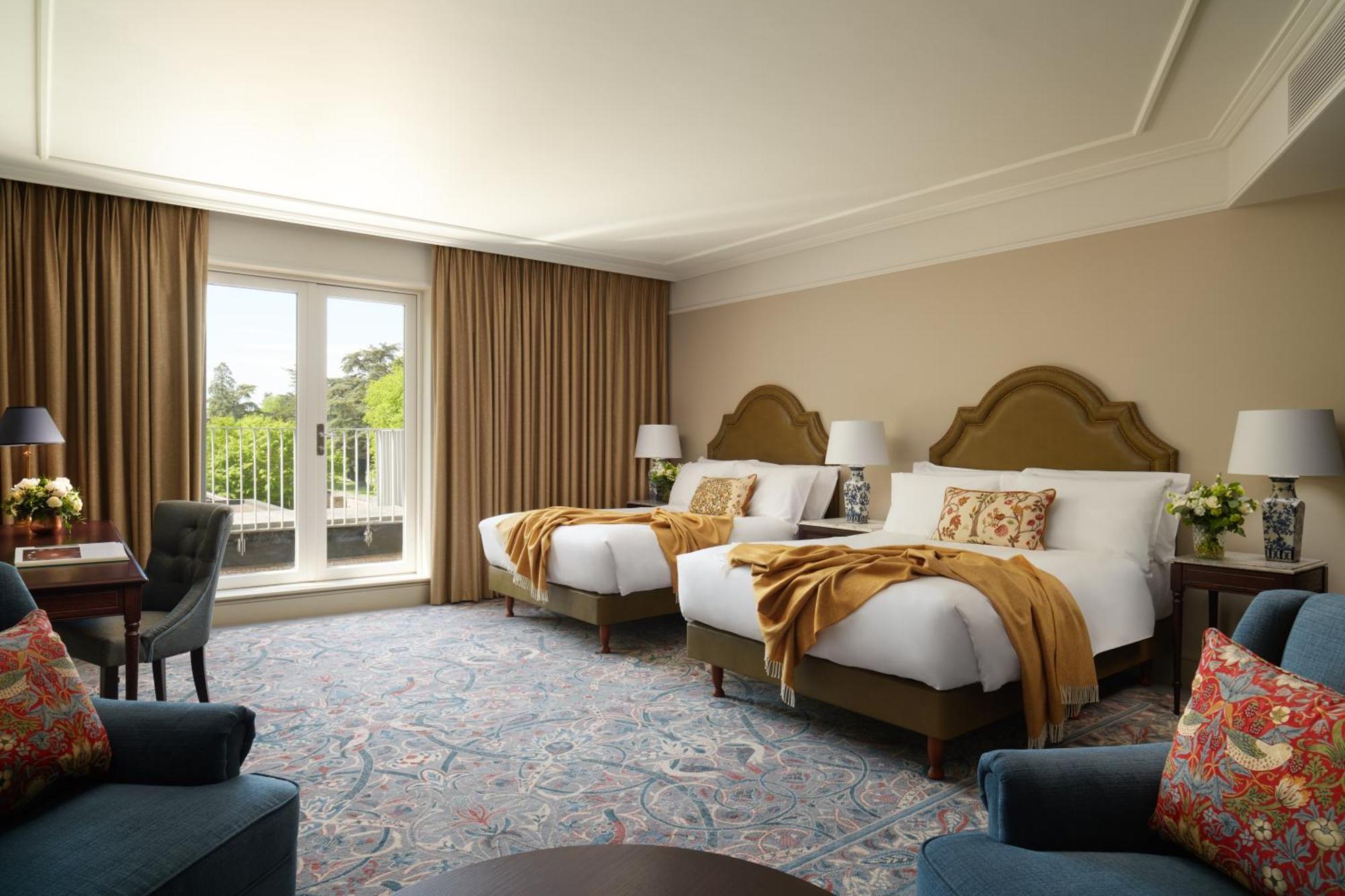 מיינות' Carton House A Fairmont Managed Hotel מראה חיצוני תמונה A guest room at The St. Regis Boston