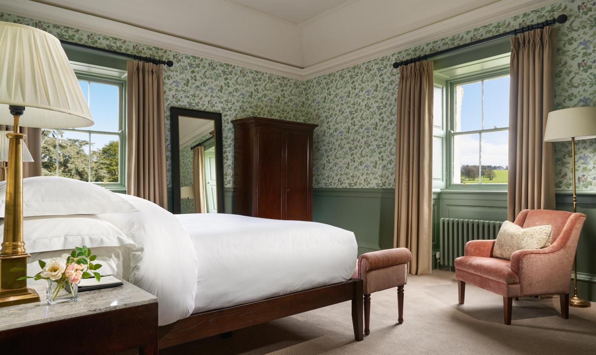 מיינות' Carton House A Fairmont Managed Hotel מראה חיצוני תמונה A bedroom at The Pig